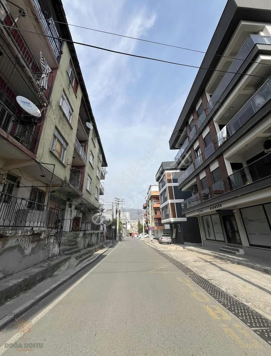 Bayraklı Muhittin Erener'de Çift Cepheli Çift Mutfaklı Daire - Görsel 2