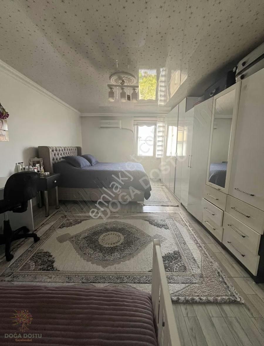 Bayraklı Muhittin Erener'de Çift Cepheli Çift Mutfaklı Daire - Görsel 3