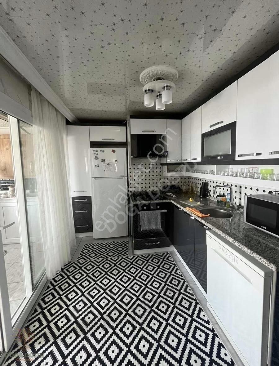 Bayraklı Muhittin Erener'de Çift Cepheli Çift Mutfaklı Daire - Görsel 15