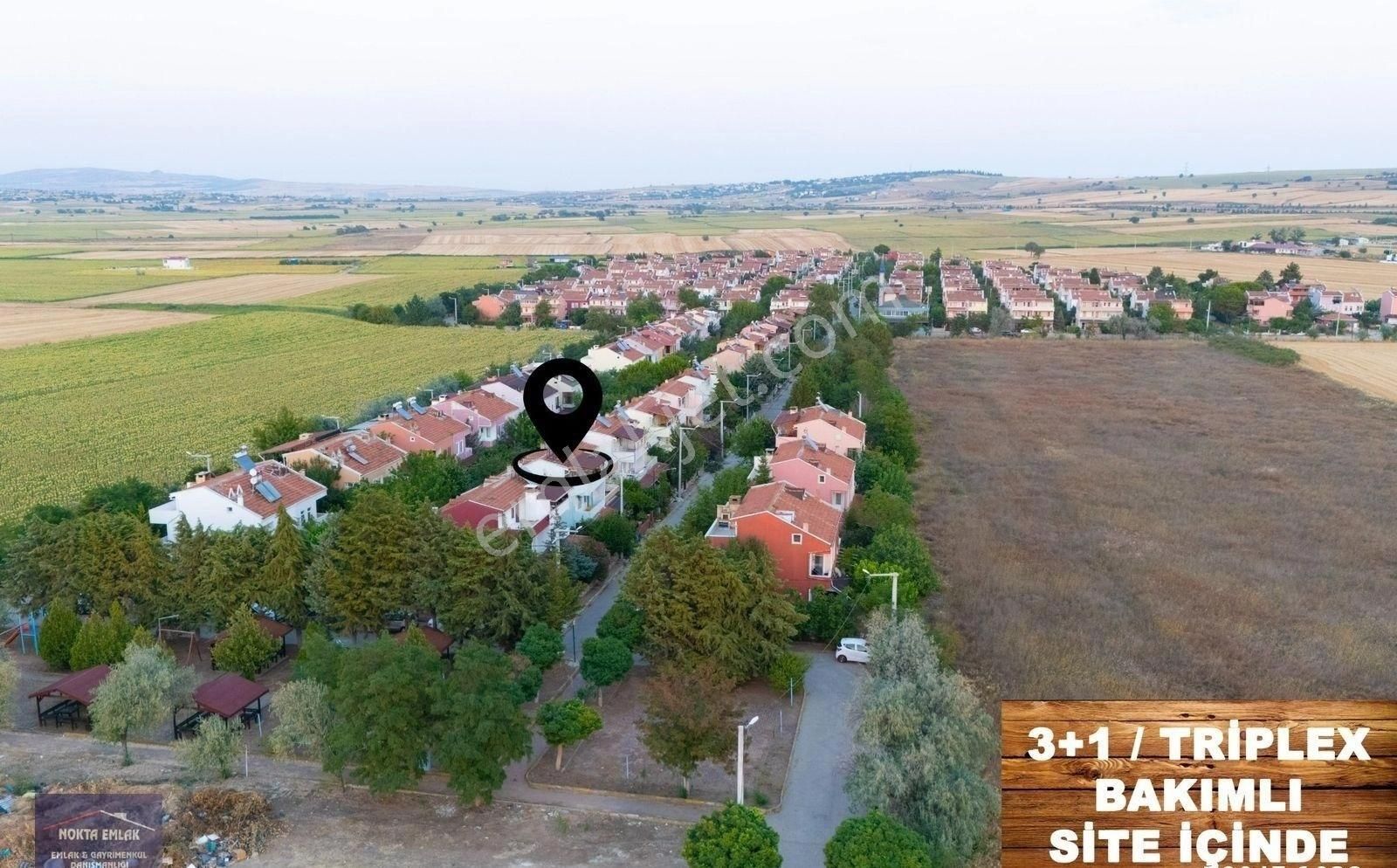 Nokta Emlak'dan Erenler Sitesinde Denize Yakın Triplex - Bakımlı