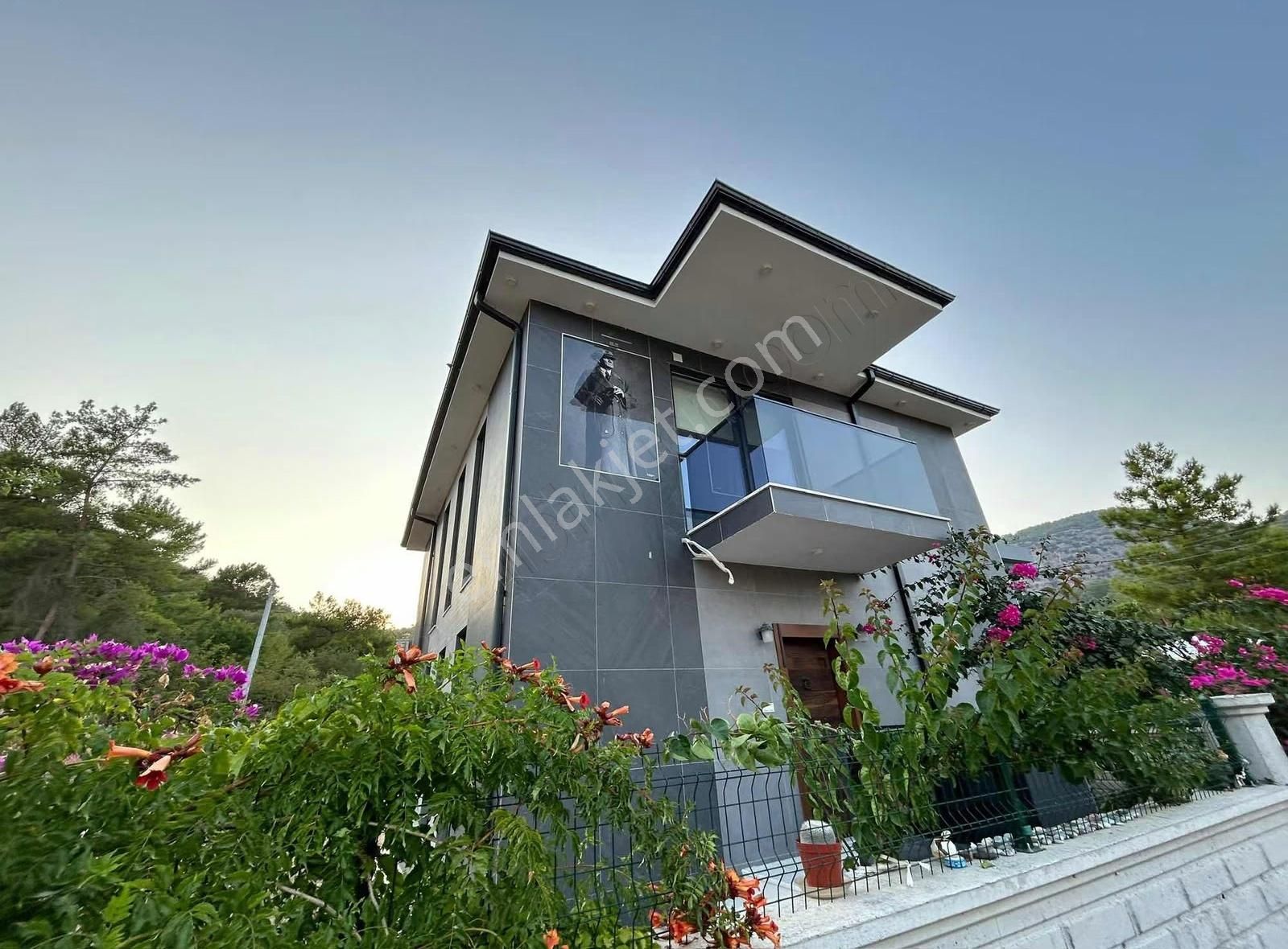 Gizemli Emlaktan Satılık Sarıgermede Lüks Villa