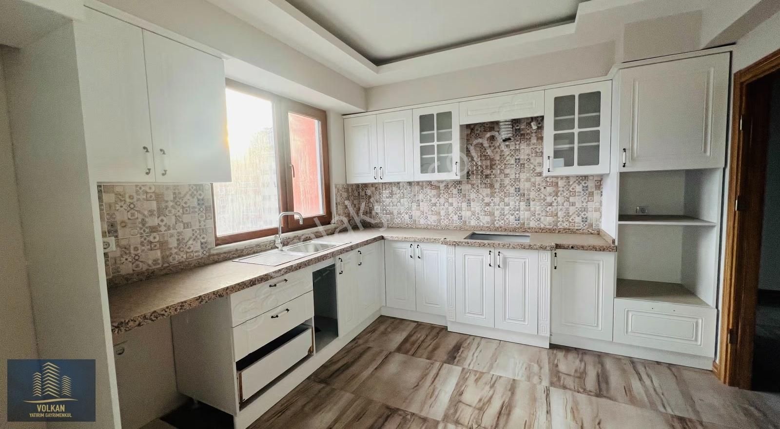 Çukurçayır'da Full Deniz Manzaralı 4+1 Satılık Daire