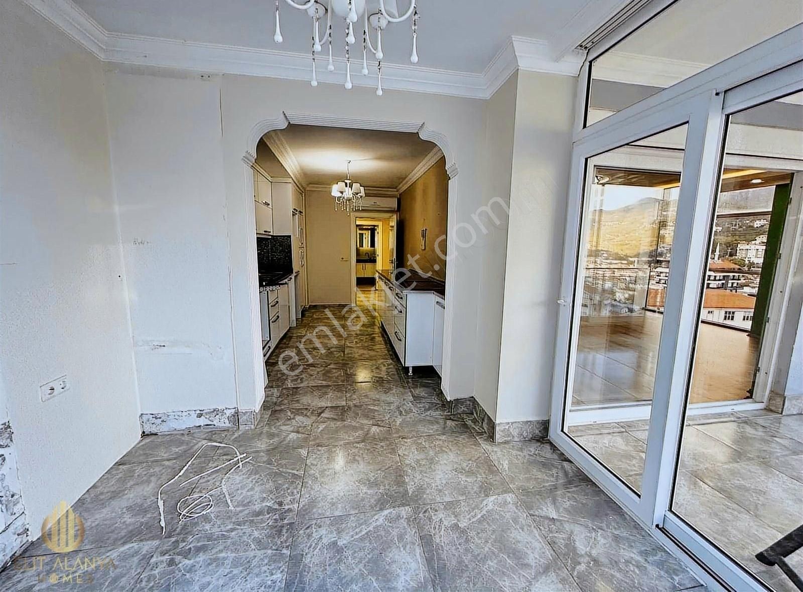 3+1 3 Adet Cam Balkon 2 Banyo 2 Wc Ayrı Mutfak Siteiçi Manzaralı - Görsel 11