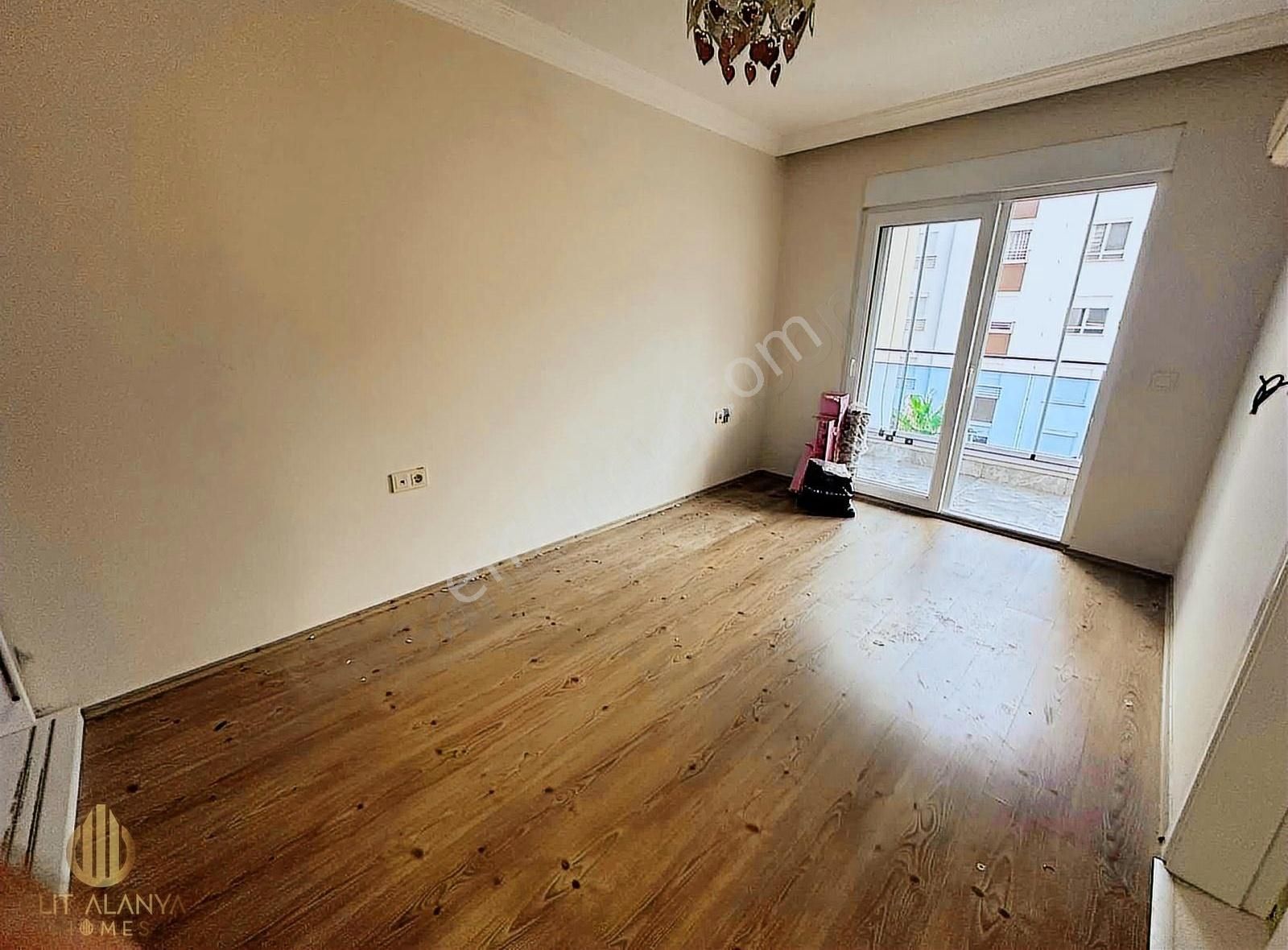 3+1 3 Adet Cam Balkon 2 Banyo 2 Wc Ayrı Mutfak Siteiçi Manzaralı - Görsel 22