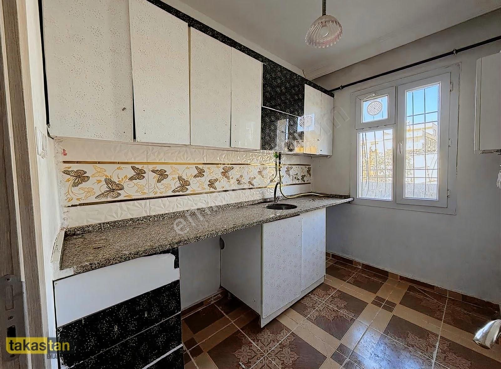 Zeytinli Mah. En Güzel Lokasyonda 3 Katlı Doğalgazlı Köşe Konum - Görsel 4