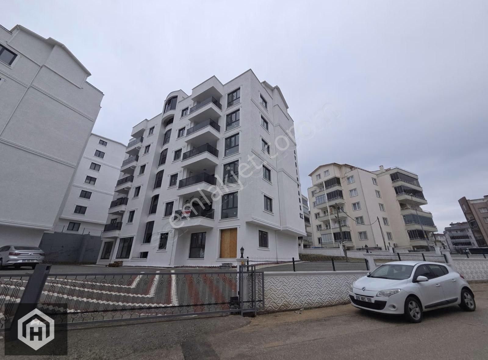 Güzelyalı Eğitim Mh Kiralık 240mt2 4+1 Sıfır Dubleks