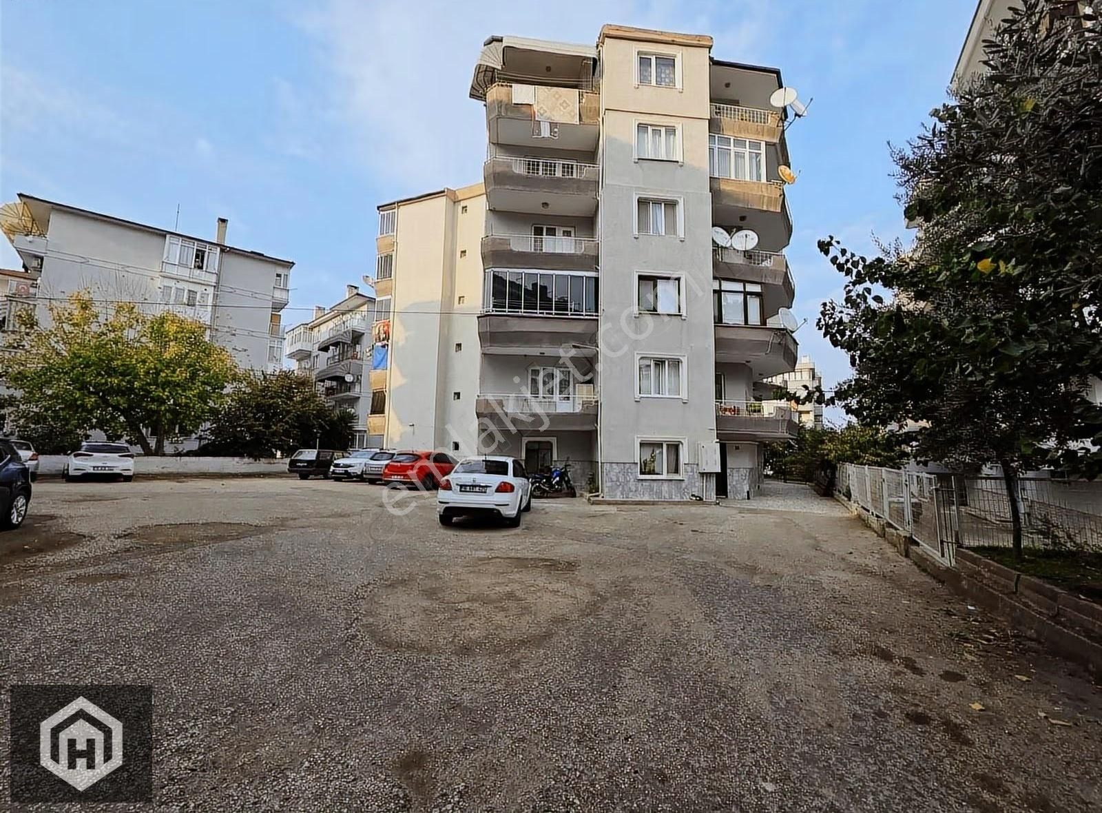 Mudanya Ömerbey Mh Satılık 3+1 130mt2 Arakat Daire Merkezi Konum