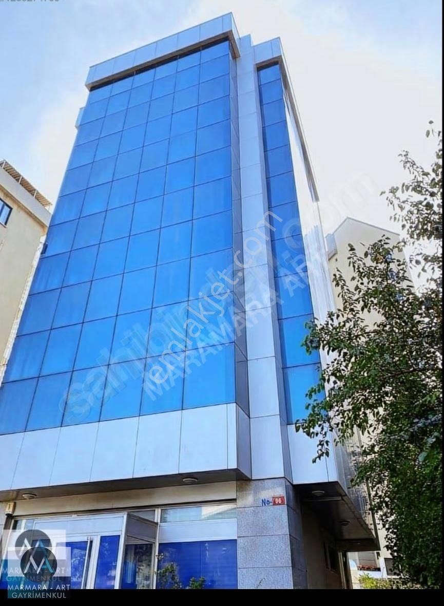 Ataşehir İçerenköy Ana Cad.üzeri Kurumsal Kiracilı Satılık Plaza