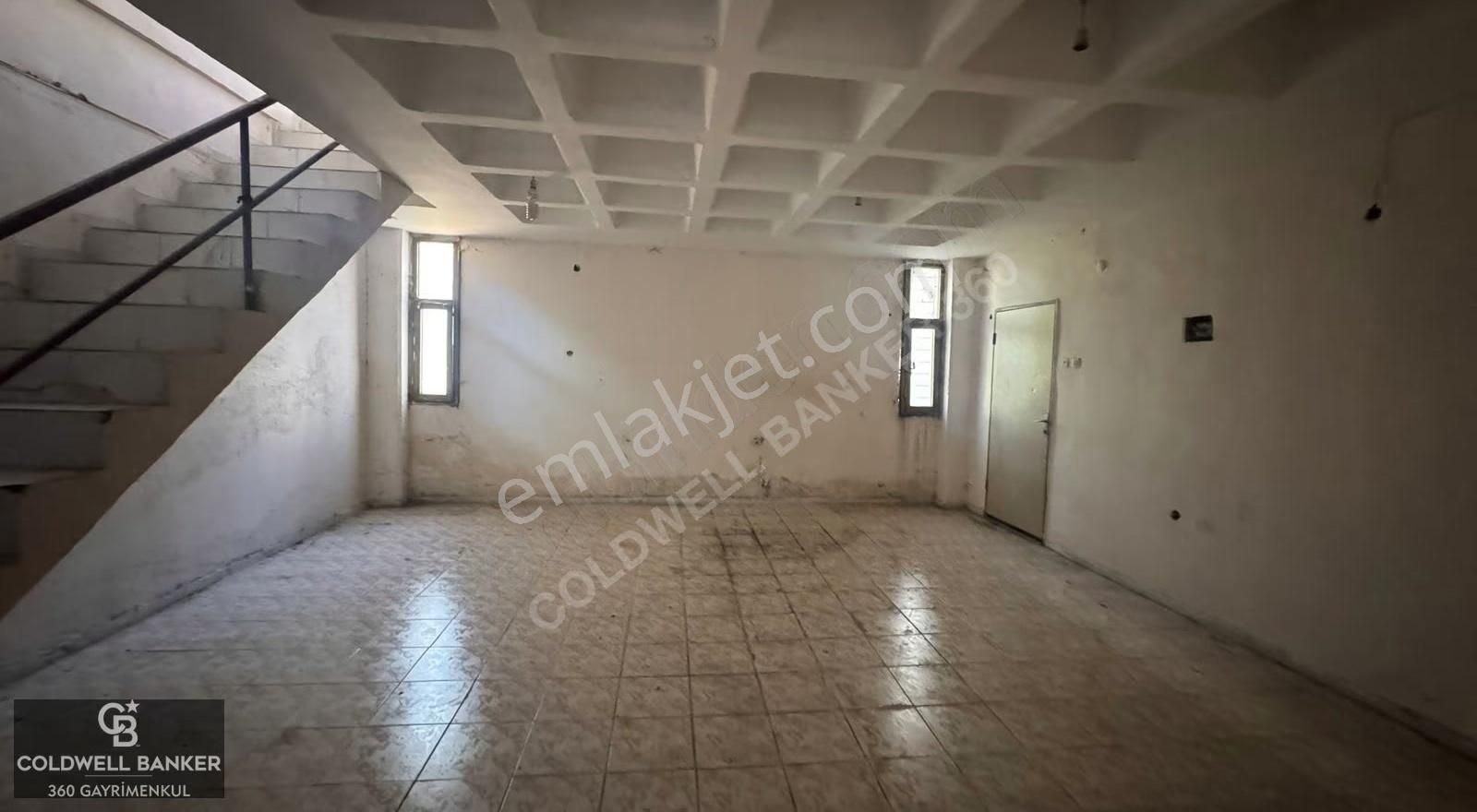 Bornova Mtk Sitesinde 4 Katlı Kiralık Bina - Görsel 20
