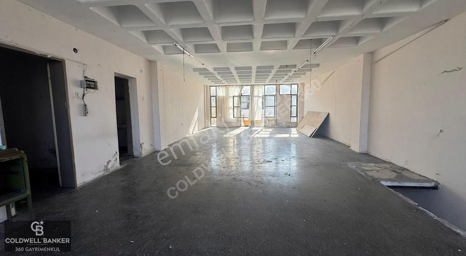 Bornova Mtk Sitesinde 4 Katlı Kiralık Bina - Görsel 27