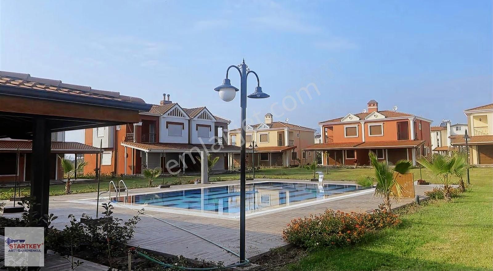 Gümüldür'de Havuzlu Lüks Sitede Satılık 2+1 Dubleks - Görsel 2