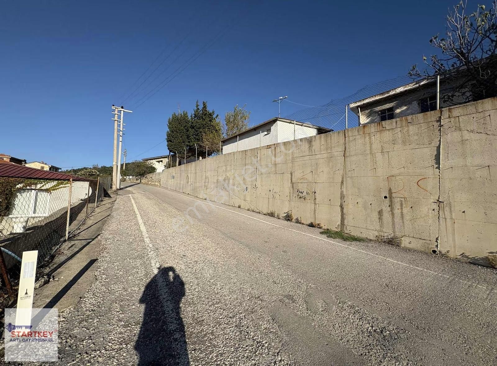 Seferihisar Beyler Köyü 303 M2 Arsada Eşyalı Satılık Müstakil Ev - Görsel 16