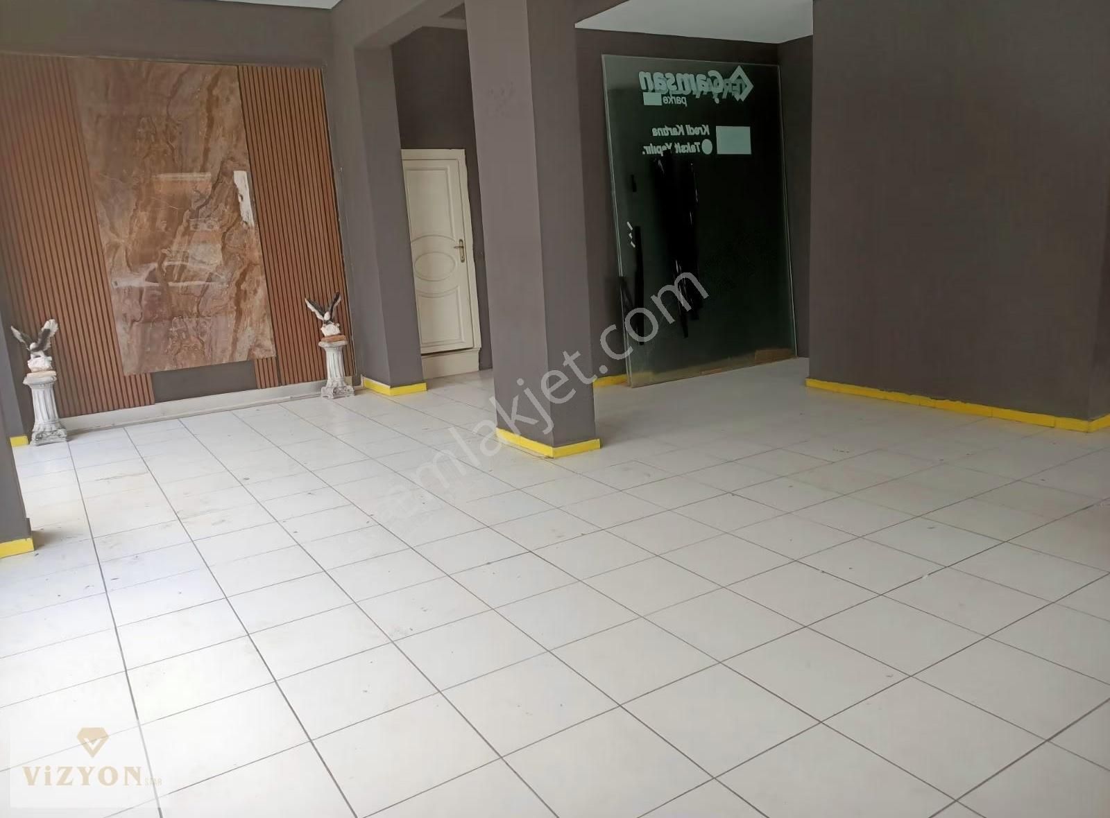 75.yıl Mahallesinde Kiralık 110 M2 Köşe Dükkan - Görsel 2