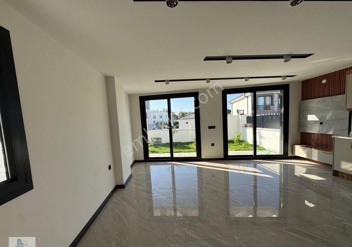 Hisar Mahallesinde Satılık Müstakil Girişli Ve Bahçeli 2+1 Villa - Görsel 11