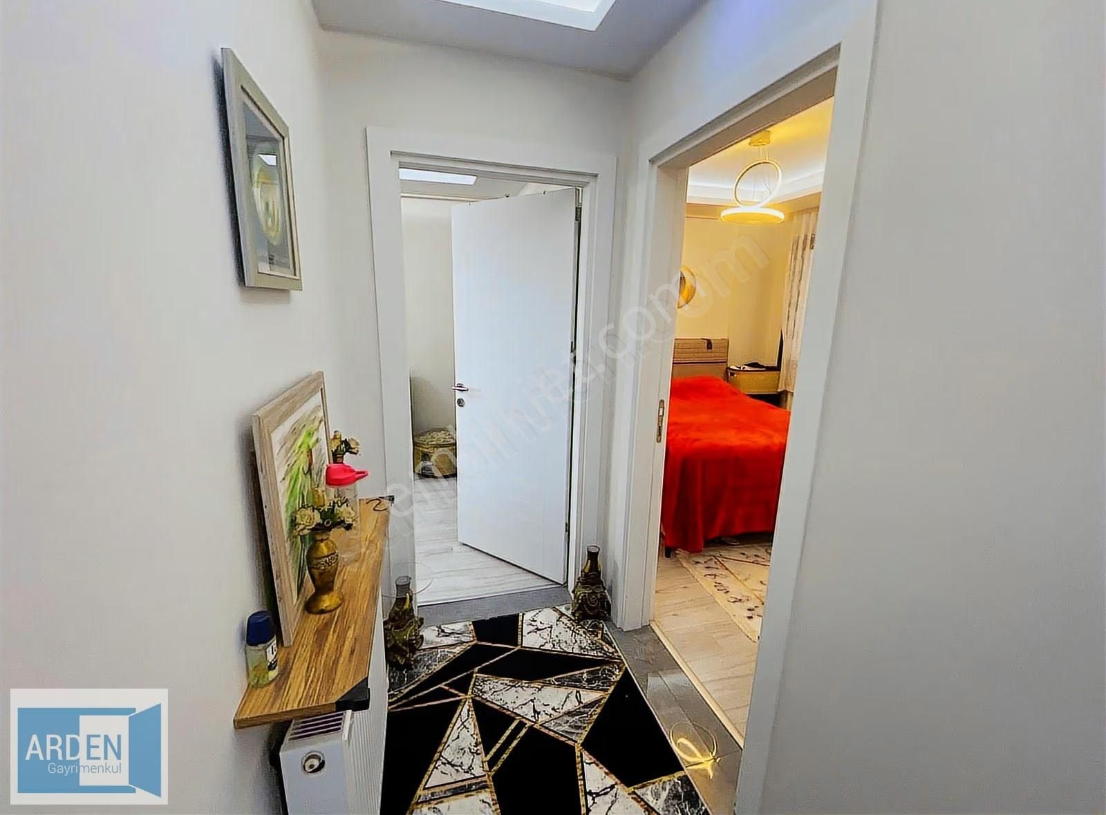 Seferihisar Merkez'de Kapalı Otoparklı Satılık 2+1 Daire - Görsel 9