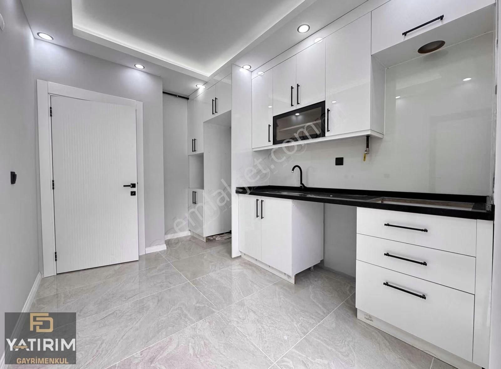 Bağlarbaşı Merkez'de Asansörlü K.otoparklı Ara Kat Daire - Görsel 8