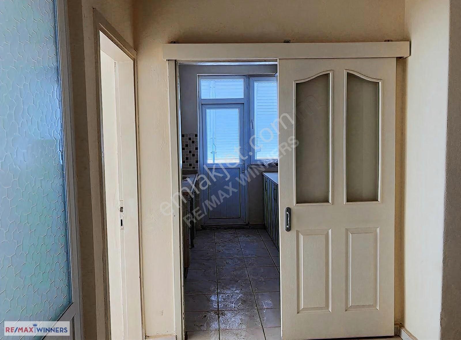 Gençlik Mahallesinde 3+1 Kiralık Daire - Görsel 13