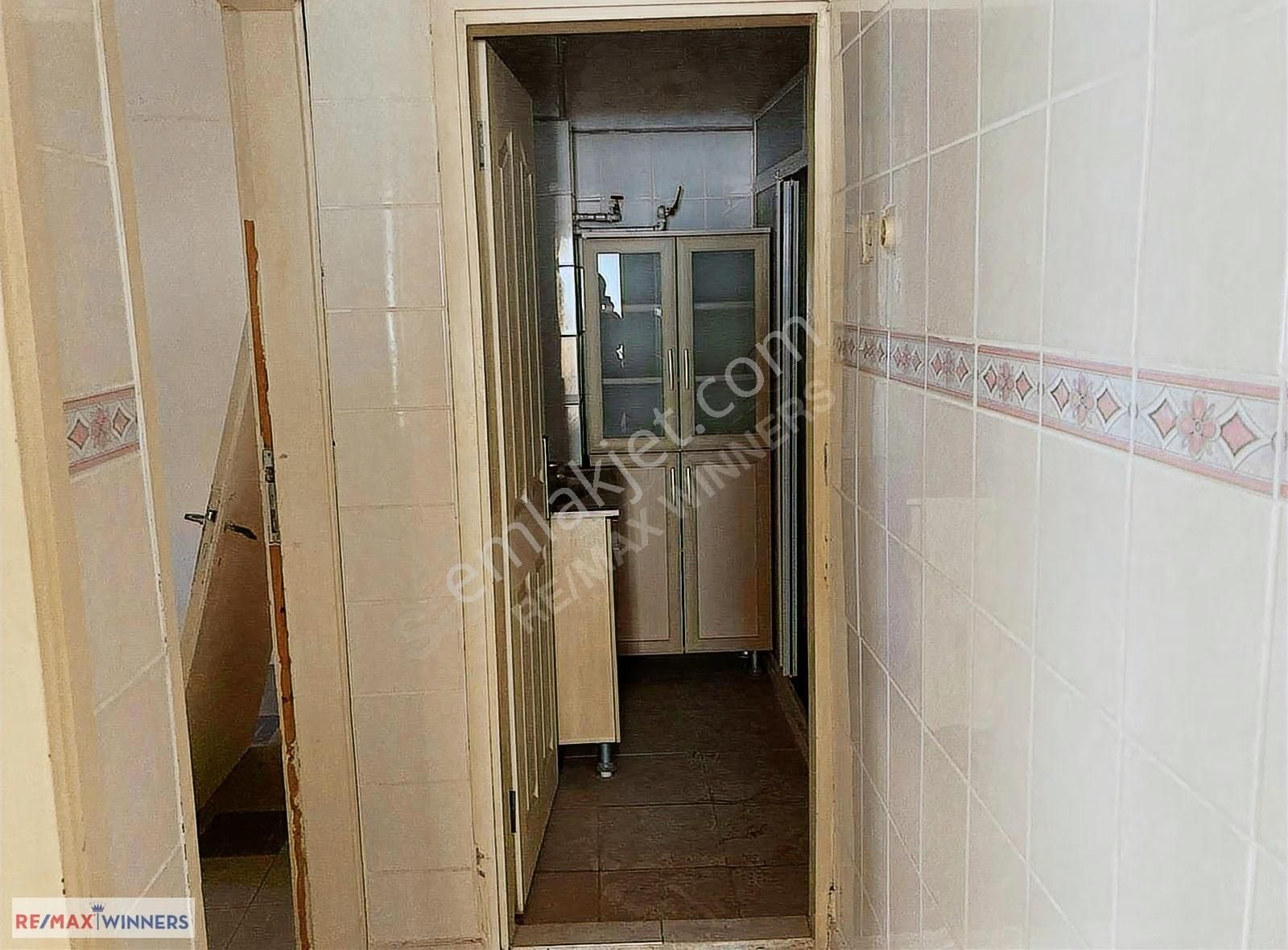 Gençlik Mahallesinde 3+1 Kiralık Daire - Görsel 11