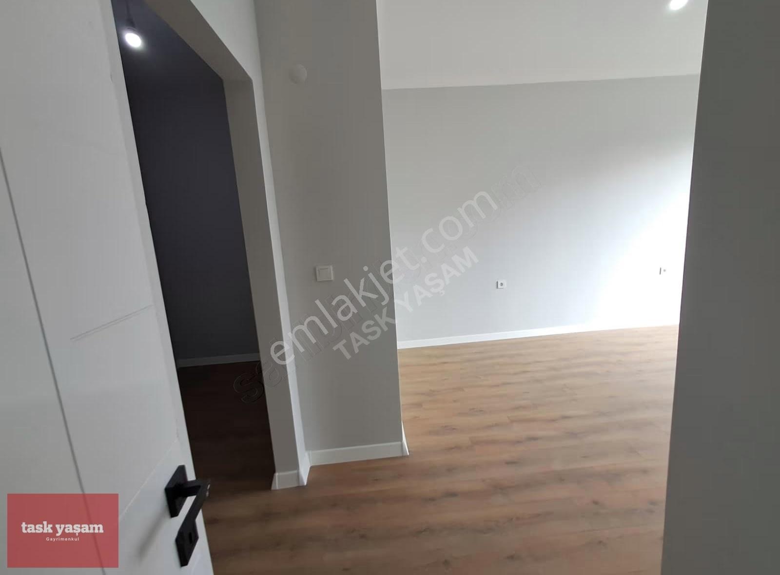 Çayırova Emek Mah. Boydan Yapıda Prestijli Satılık 3.5+1 Daire - Görsel 2