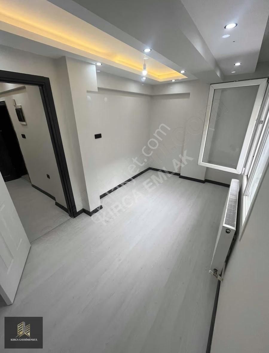 Kırca Emlaktan Cadde Üzeri Plan Pırojeli 2+1 Satılık Daire - Görsel 2