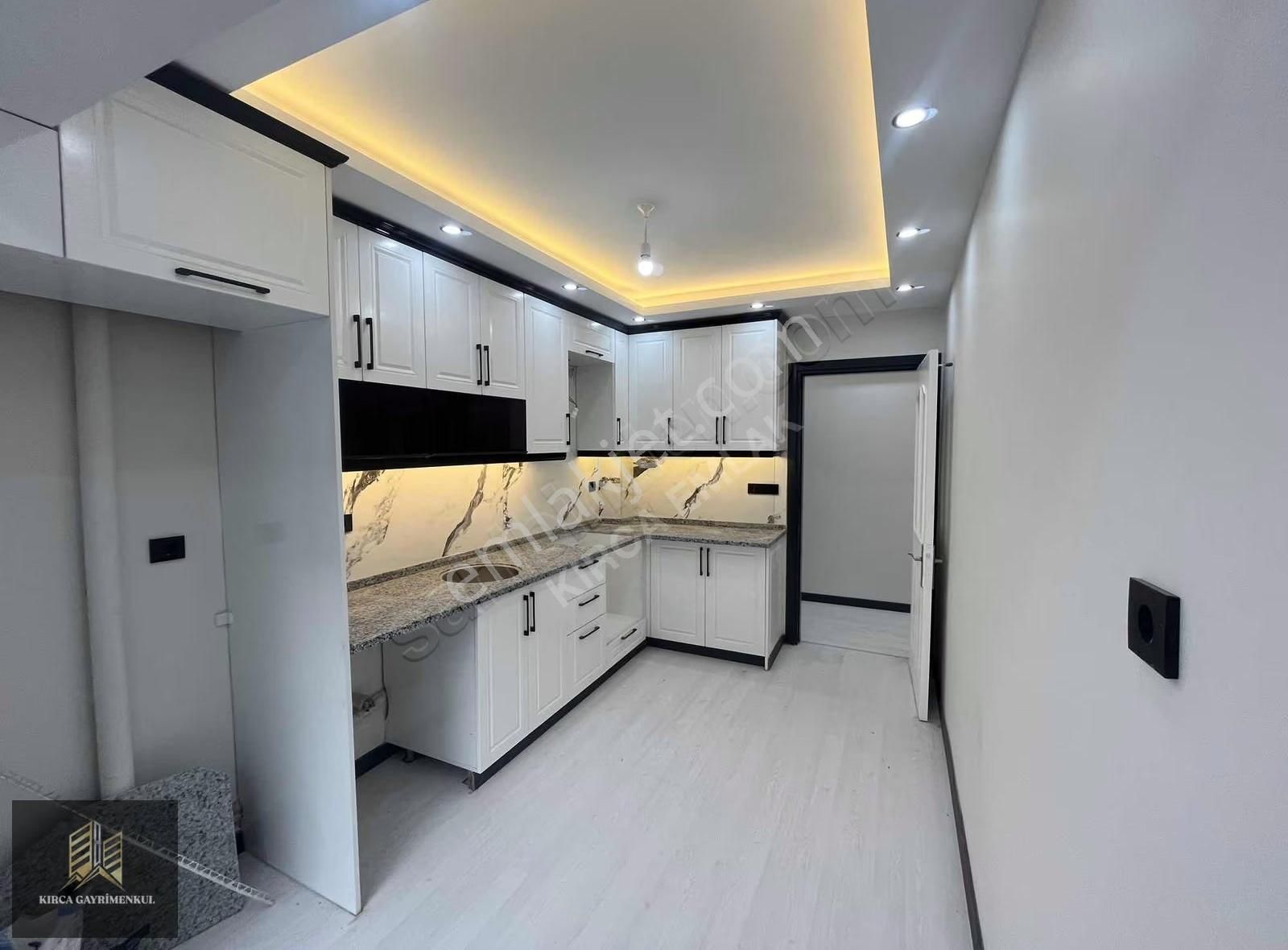 Kırca Emlaktan Cadde Üzeri Plan Pırojeli 2+1 Satılık Daire - Görsel 19