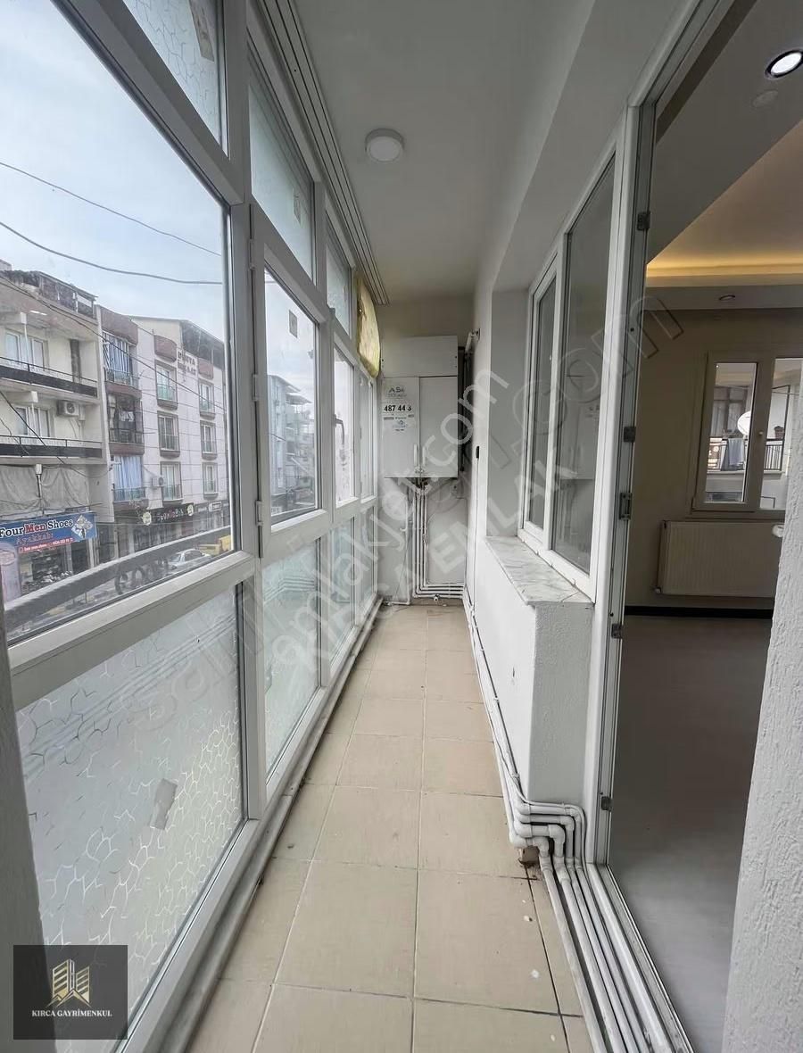 Kırca Emlaktan Cadde Üzeri Plan Pırojeli 2+1 Satılık Daire - Görsel 3