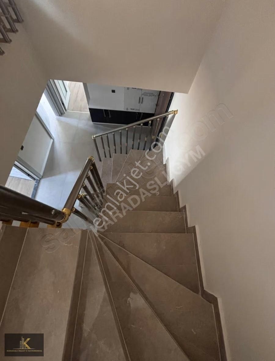 Bahçeyakada Site İçinde Havuzlu 6+2 Satılık Dubleks Daire - Görsel 2