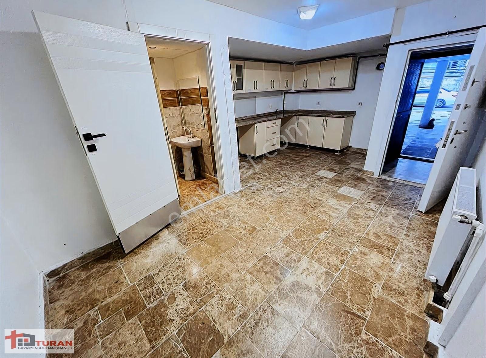 Turan'dan Teleferik Son Durakta Kiralık 1+1 İş Yeri - Görsel 2