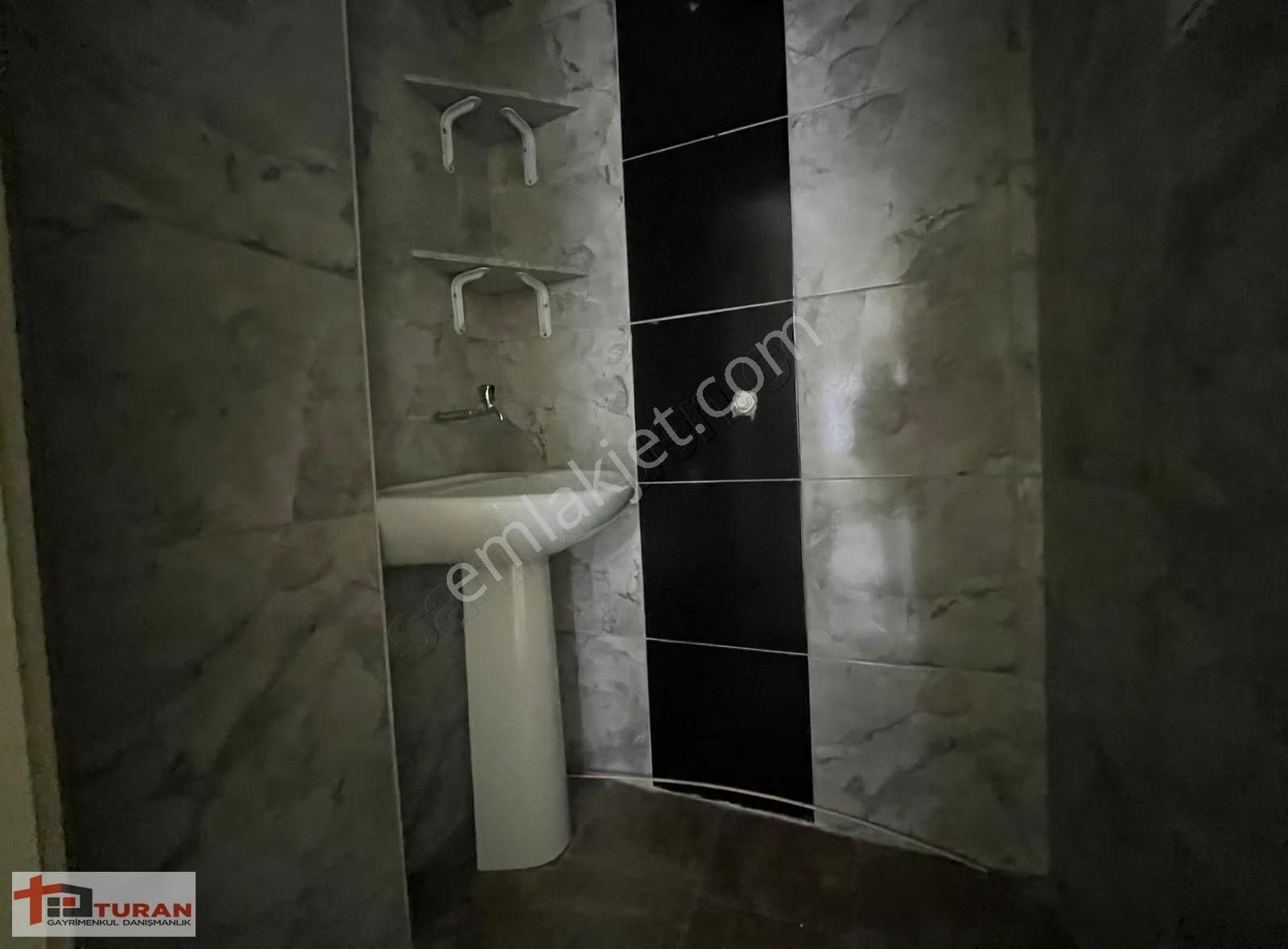 Turan'dan Teleferik Son Durakta Kiralık 1+1 İş Yeri - Görsel 3