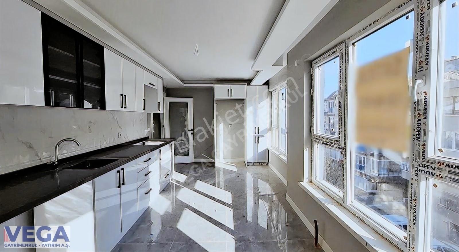 ▄vega▄şahintepe Mahallesinde Full Yapılı 5+1 Dublex Daire