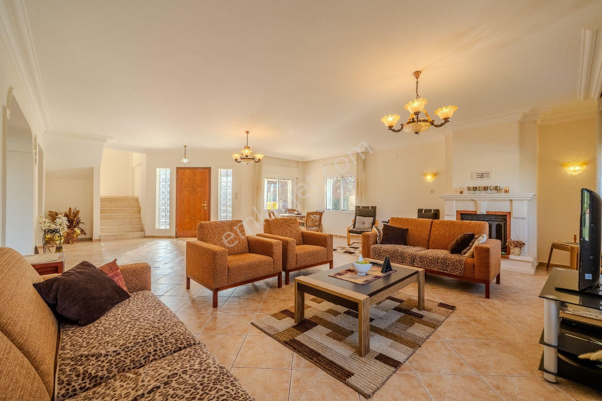 Çeşme Alaçatıda 964m2 Arsada,havuzlu 280m2 5+1 Villa - Görsel 15