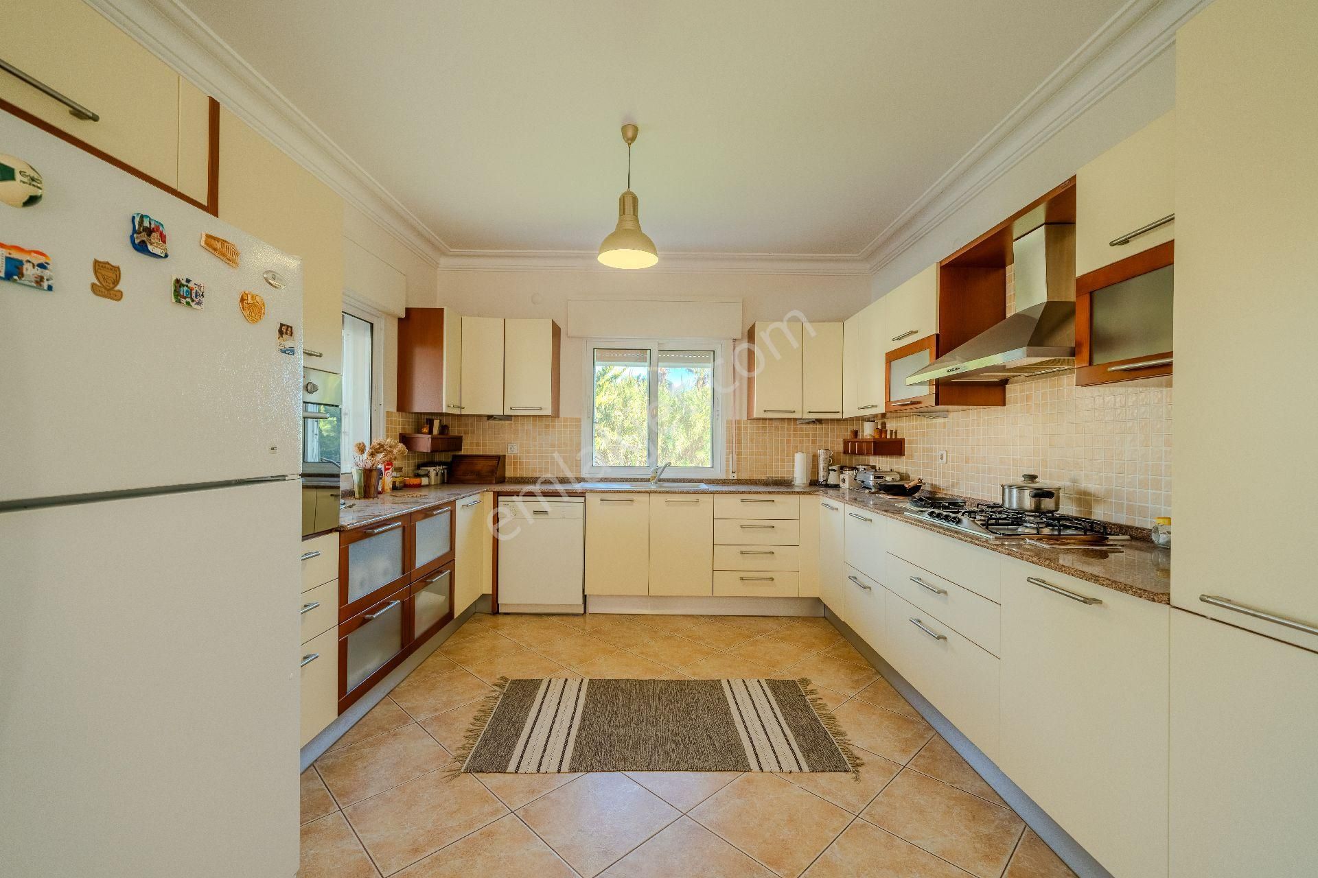 Çeşme Alaçatıda 964m2 Arsada,havuzlu 280m2 5+1 Villa - Görsel 24