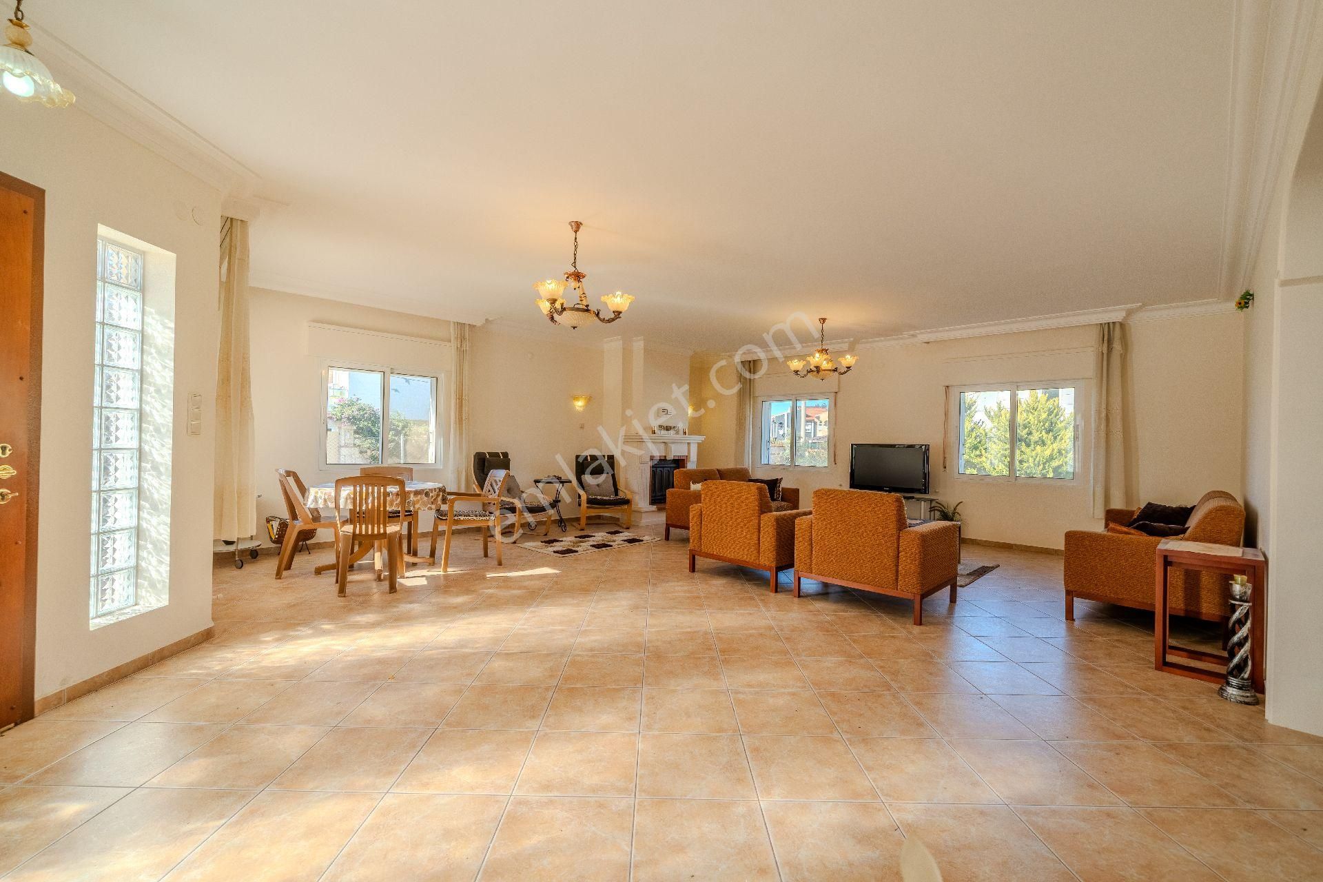 Çeşme Alaçatıda 964m2 Arsada,havuzlu 280m2 5+1 Villa - Görsel 17