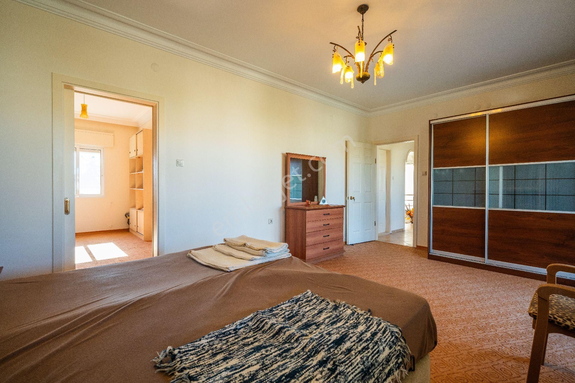 Çeşme Alaçatıda 964m2 Arsada,havuzlu 280m2 5+1 Villa - Görsel 29