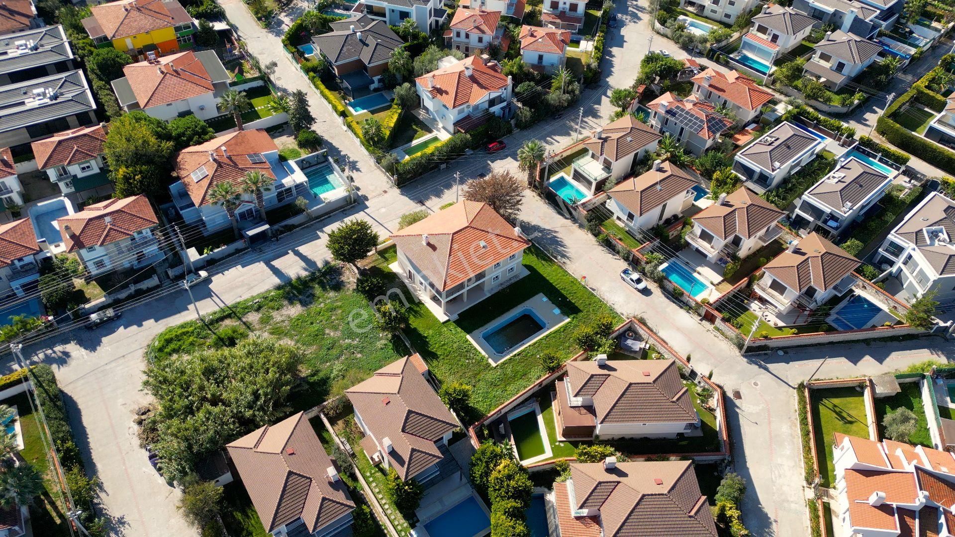 Çeşme Alaçatıda 964m2 Arsada,havuzlu 280m2 5+1 Villa - Görsel 4