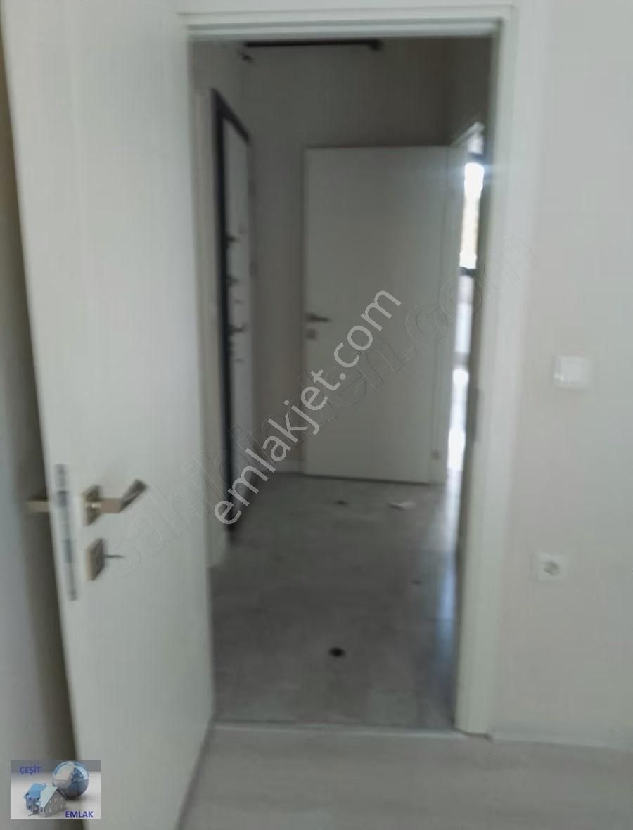 Çeşit Emlak Siyavuşpaşa Mah De 1 Yıllık Yeni Bina Da 1+1 Daire - Görsel 5