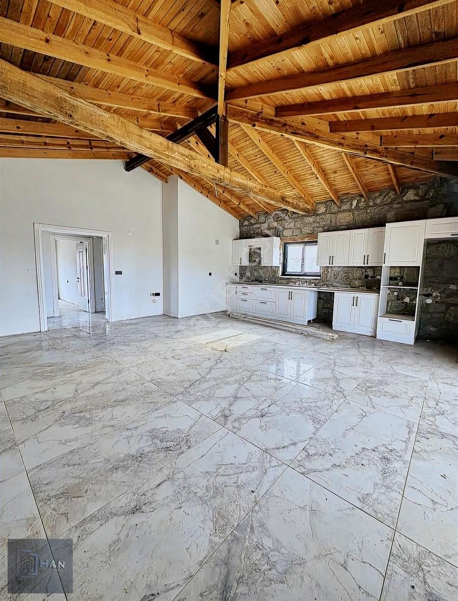 Yatırımlık Ve Huzurlu Yaşam İçin 590 M2 Satılık Tek Kat Taş Ev - Görsel 6