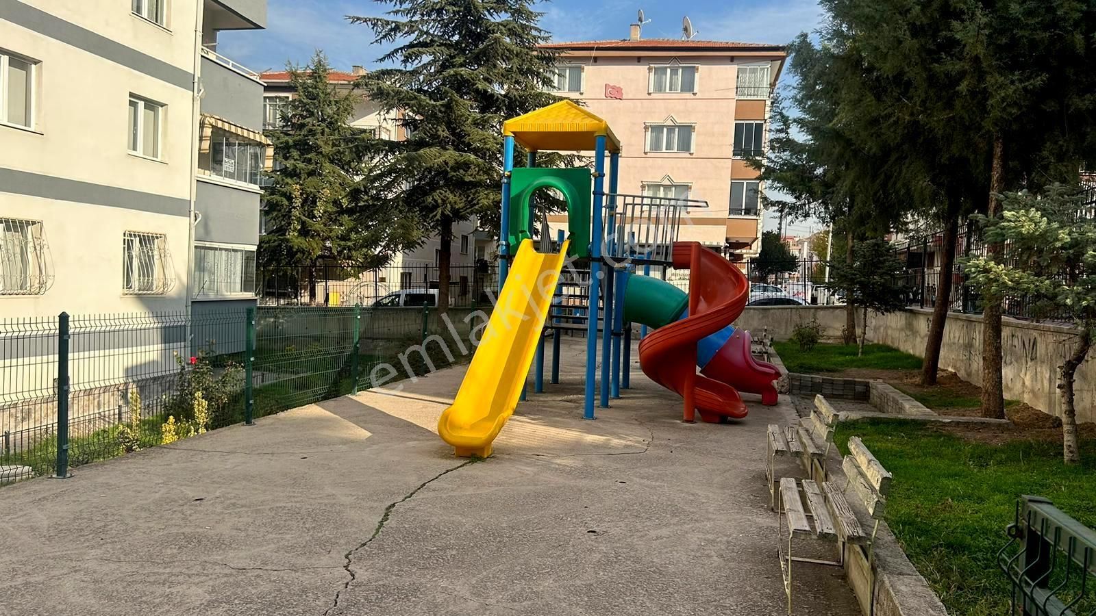 Emre Emlak'tan Mareşal Çakmak'ta Site İçi Full Yapılı 3+1 Satılık Daire - Görsel 29