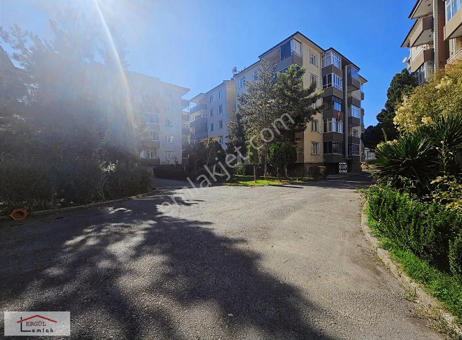 Erenler Merkez Mahallesinde Site İçerisinde Satılık 3+1 Dairemi - Görsel 12