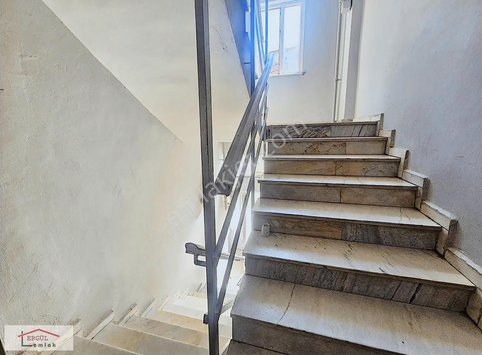 Erenler Merkez Mahallesinde Site İçerisinde Satılık 3+1 Dairemi - Görsel 13