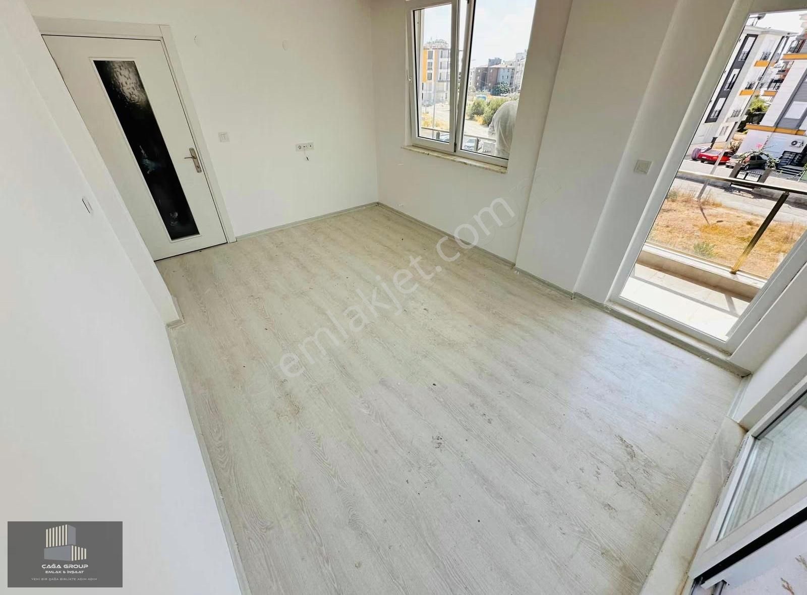 2+1 Katta Her Şeyi Ayrı Kiralık Geniş Daire!! - Görsel 3
