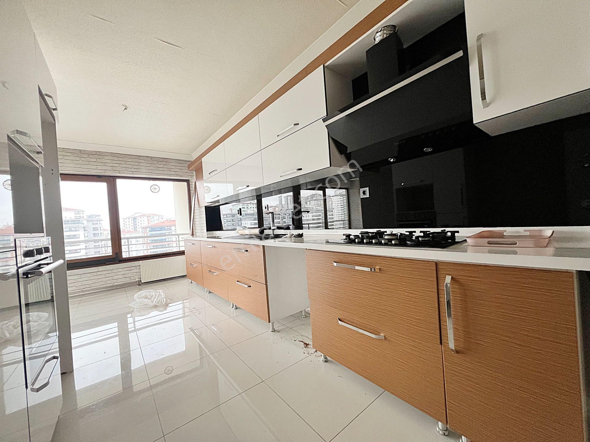 Kayalar Vadi Manzaralı 3 Banyolu Site İçinde Satlık 4+1 Daire - Görsel 3