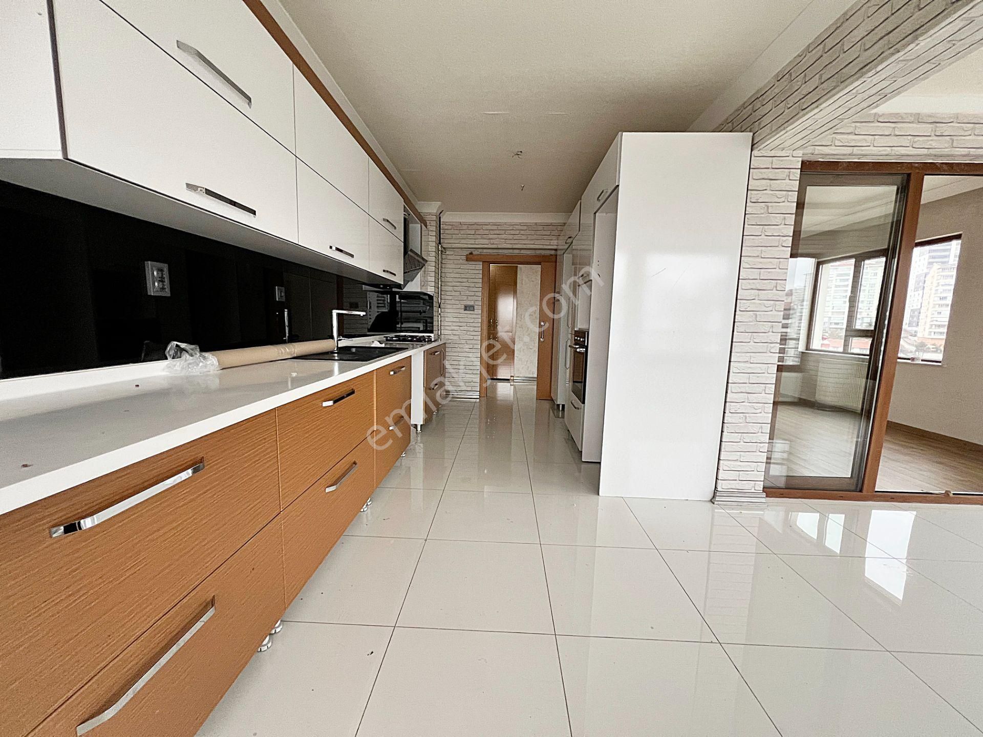 Kayalar Vadi Manzaralı 3 Banyolu Site İçinde Satlık 4+1 Daire - Görsel 8