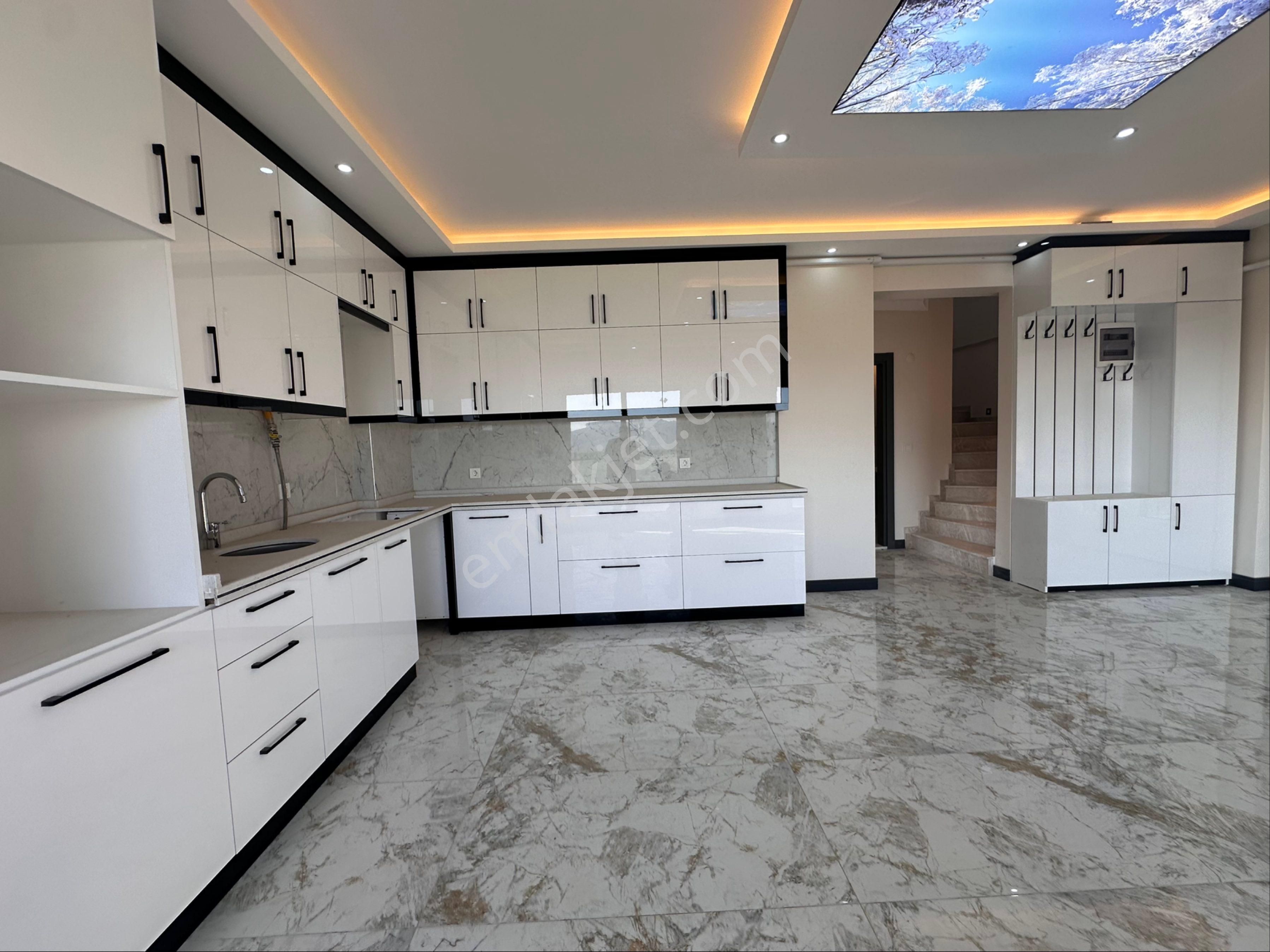 İzmir Bergama Bahçelievler Satılık 4+1 Doğalgazlı Dubleks Lüks Villa - Görsel 6