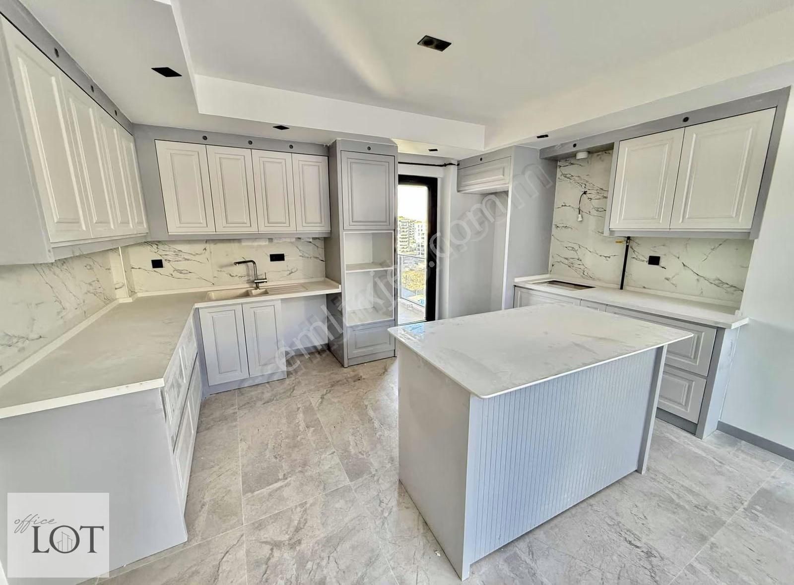 Şemiklerde Havuzlu Site İçi Önü Açık Satılık Daire - Görsel 12