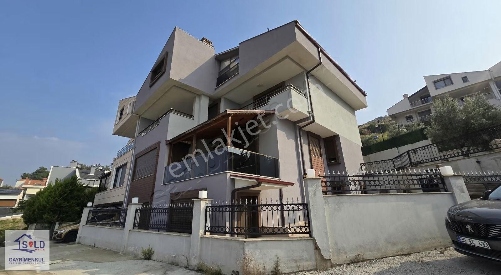 Kahramandere Doğa Koleji Yakını 4+1 Site İçi Kiralık Villa