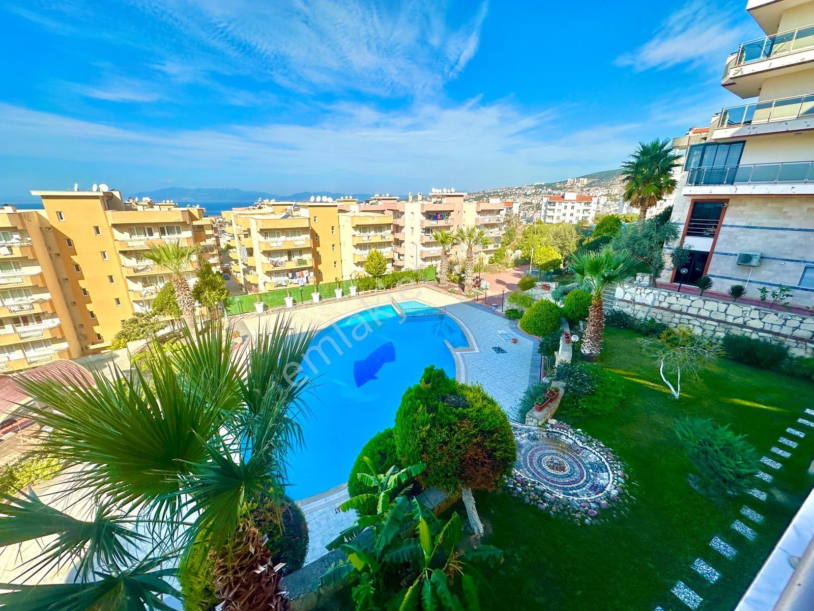 Ticaret Odası Arkası Havuzlu Sitede Ferah 2+1 Daire Satılık