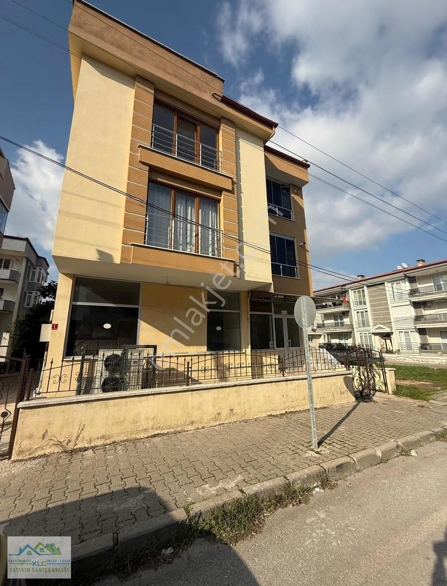 Paşaalanı Mah. Mervegül Pastanesi Yakını 3+1 110 M² Daire