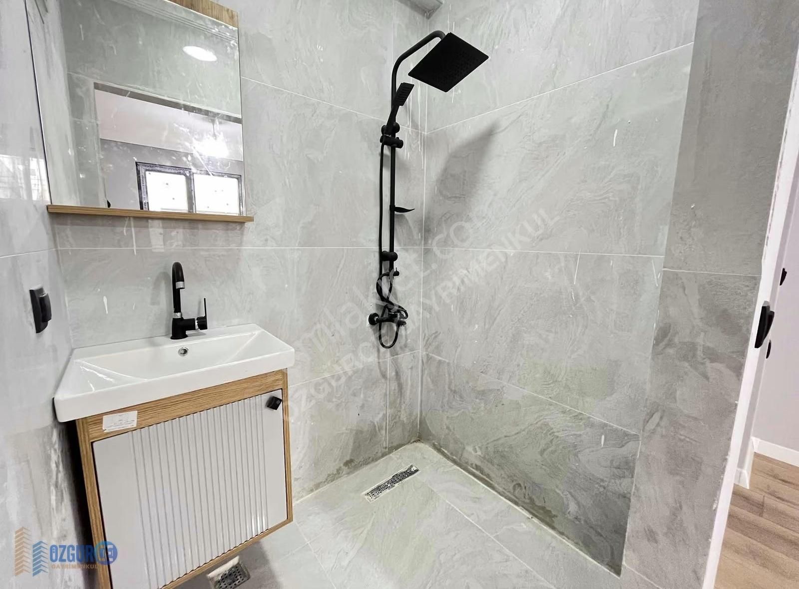 Bayramoğlu Mh Ebeveyn Banyolu Asansörlü 2+1 Ara Kat Daire - Görsel 3