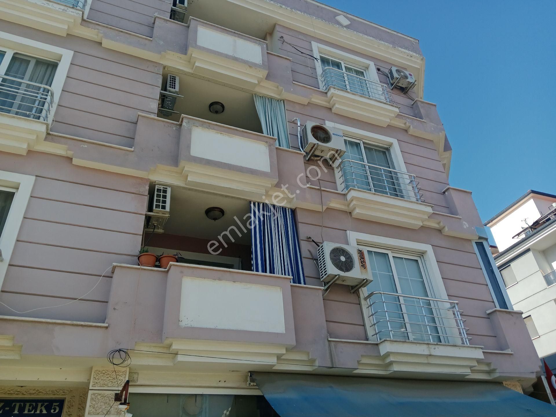 Dalaman Da Merkezde Eşyalı 145.m2 Kapali Mutfak 3+1 Daire